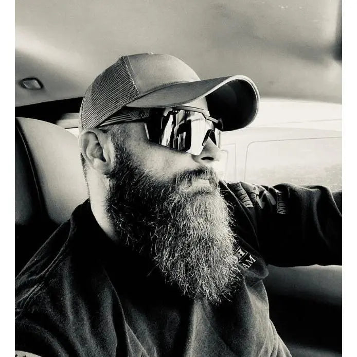 Unisex safety sunglasses – available in a variety of colors, lightweight and practical.